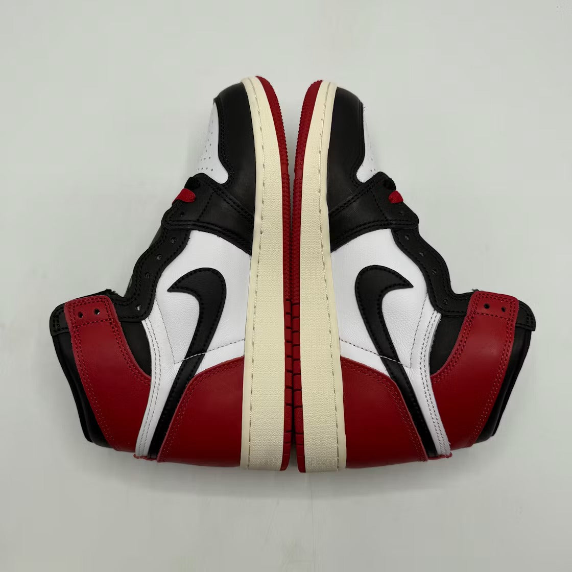Air Jordan 1 Retro High OG Black Toe Reimagined (GS) - US 5.5Y - New - Other - detail 3