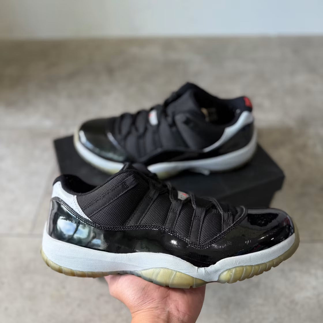 Used - Air Jordan 11 Retro Low Infrared - US M 10.5 - detail 2