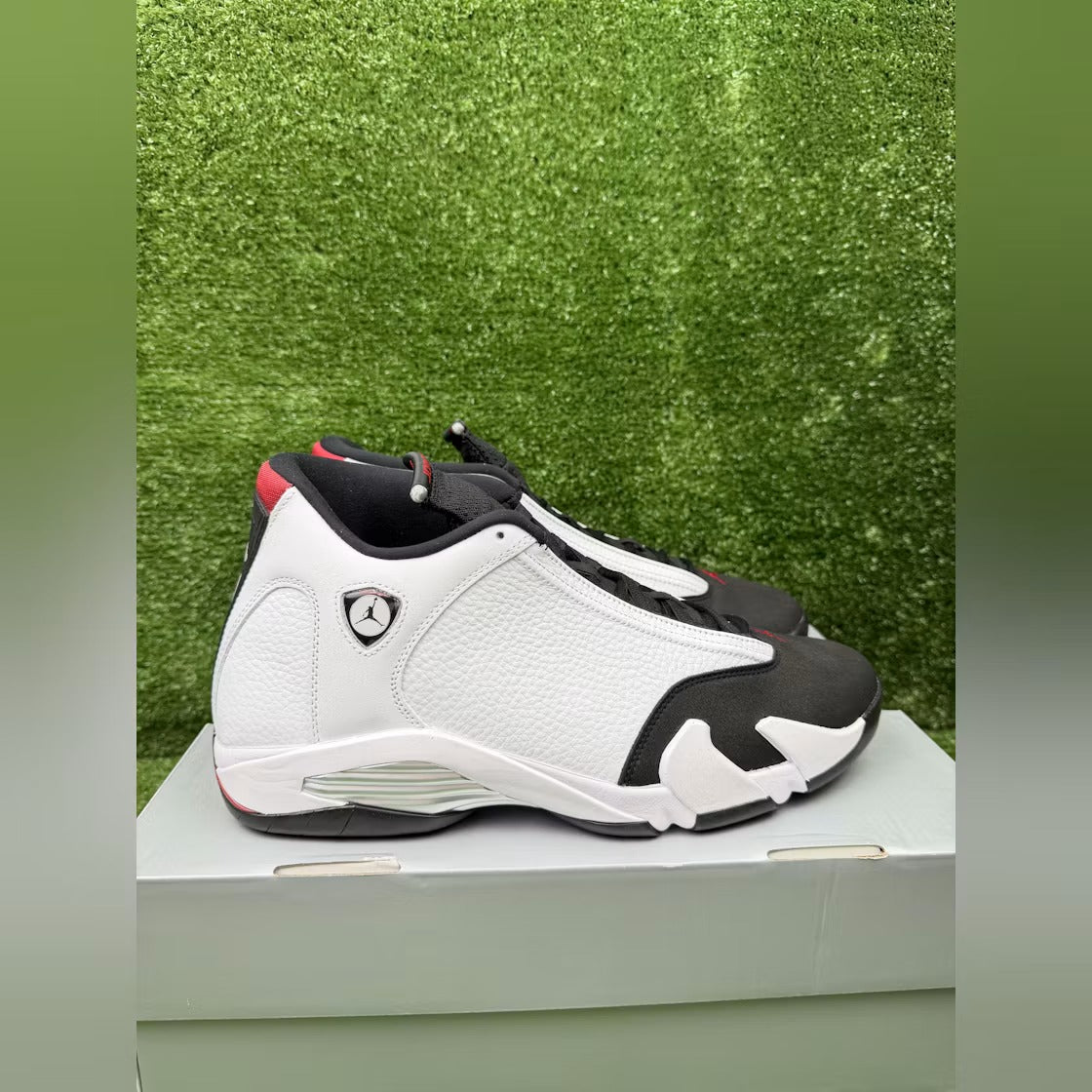 Used - Air Jordan 14 Retro Black Toe (2024) - US M 13 - detail 1
