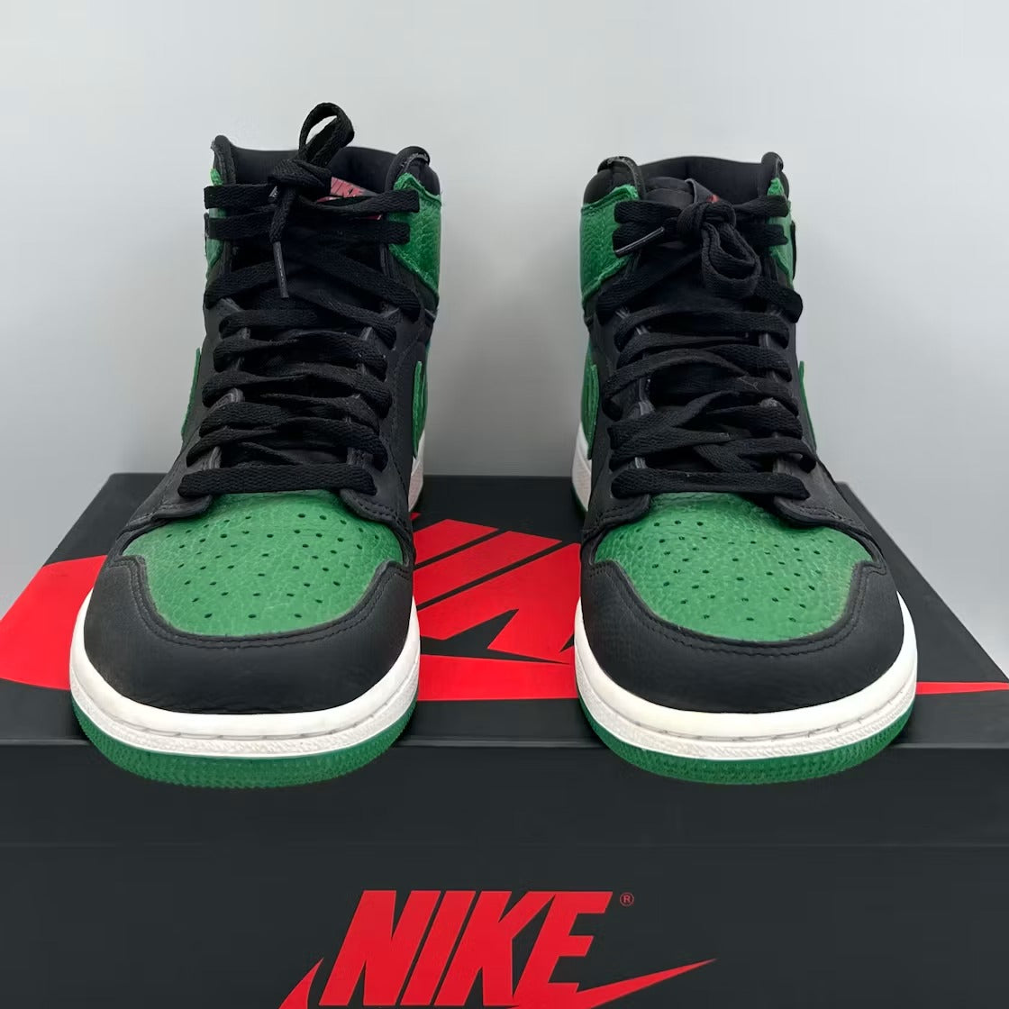 Used - Air Jordan 1 Retro High Pine Green Black - US M 9 - detail 3