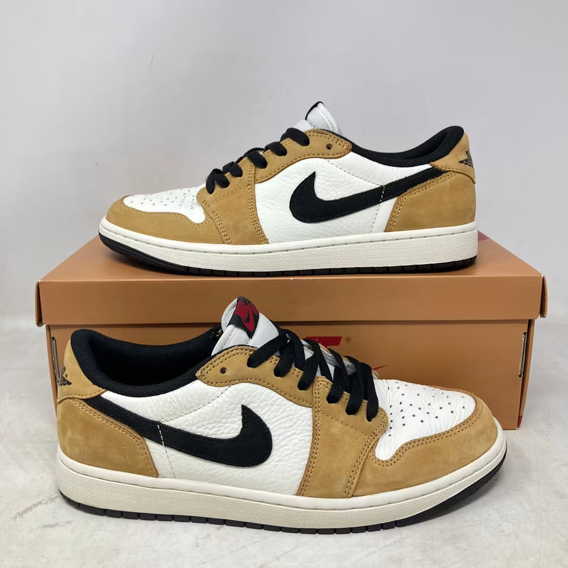 Used - Air Jordan 1 Low OG Rookie of the Year - US M 9.5 - detail 2