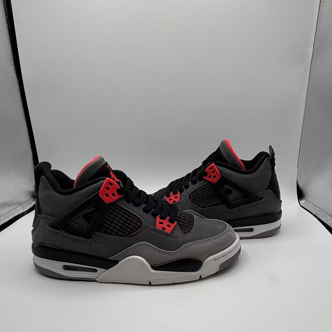 Used - Air Jordan 4 Retro Infrared (GS) - US 5Y - detail 1