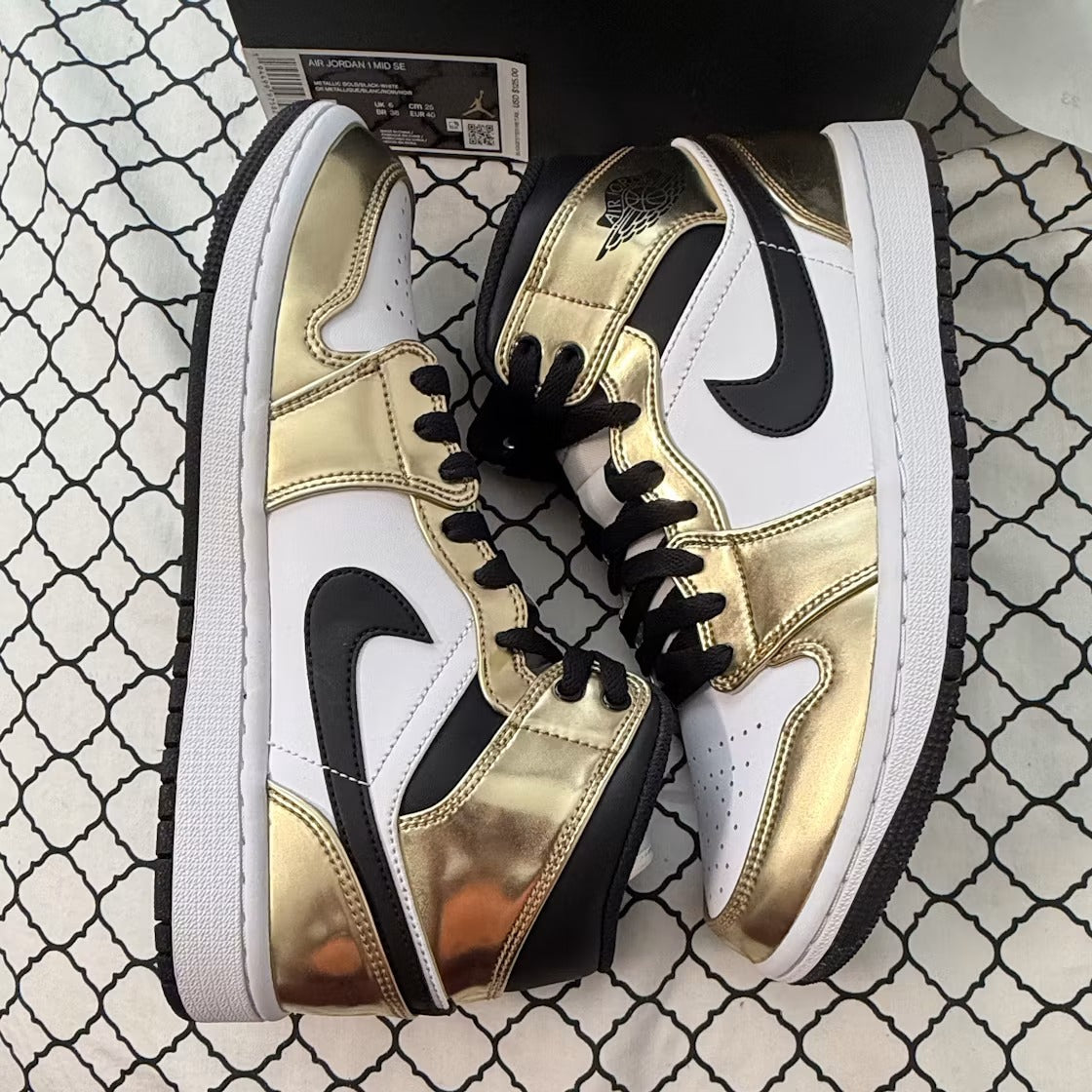 Air Jordan 1 Mid Metallic Gold Black White - US M 7 - New - Other - detail 1
