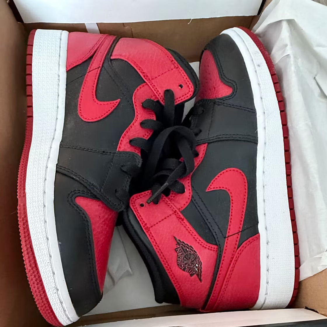 Used - Air Jordan 1 Mid Banned (2020) (GS) - US 4.5Y - detail 1