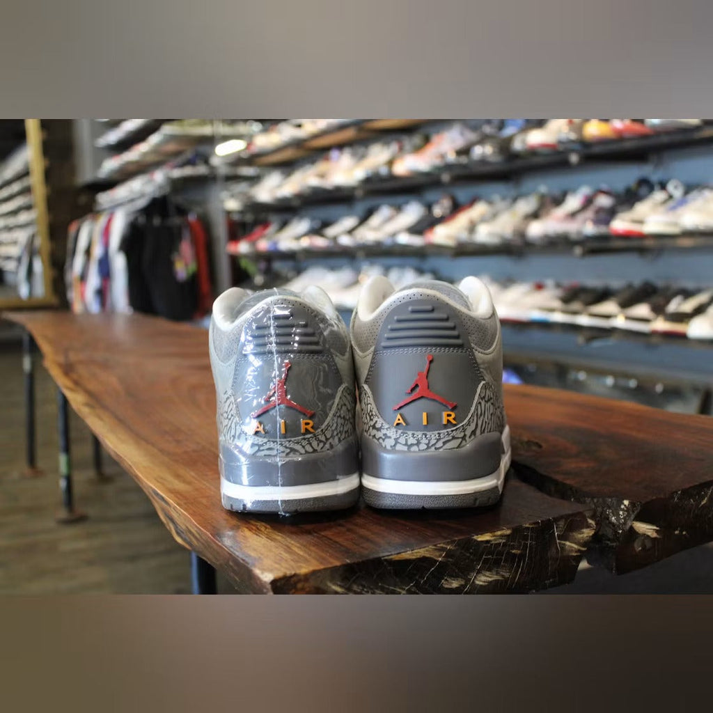 Used - Air Jordan 3 Retro Cool Grey (2021) - US M 10 - detail 5