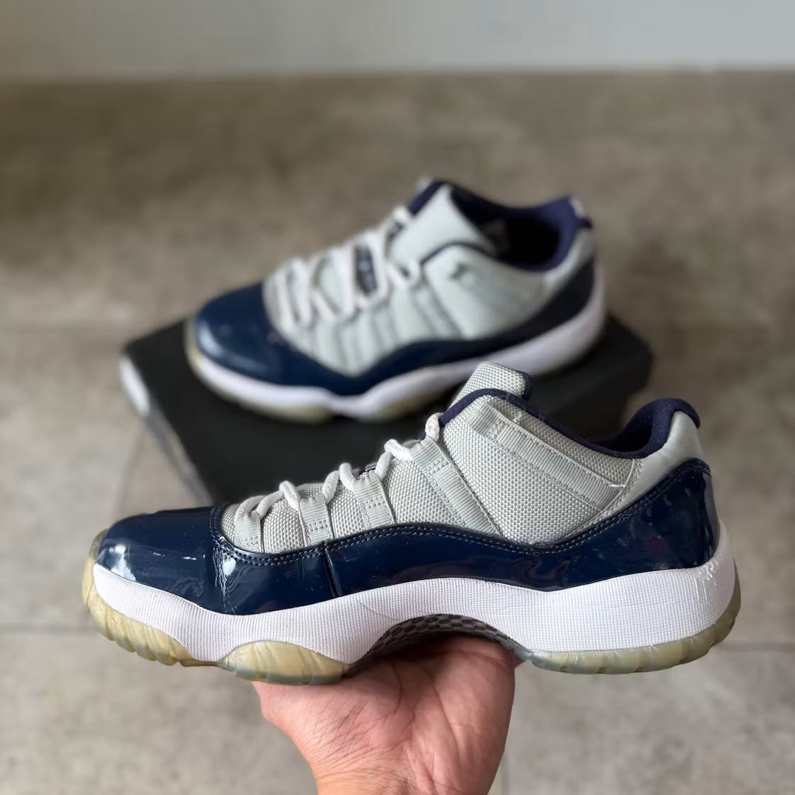 Used - Air Jordan 11 Retro Low Georgetown - US M 8.5 - detail 3