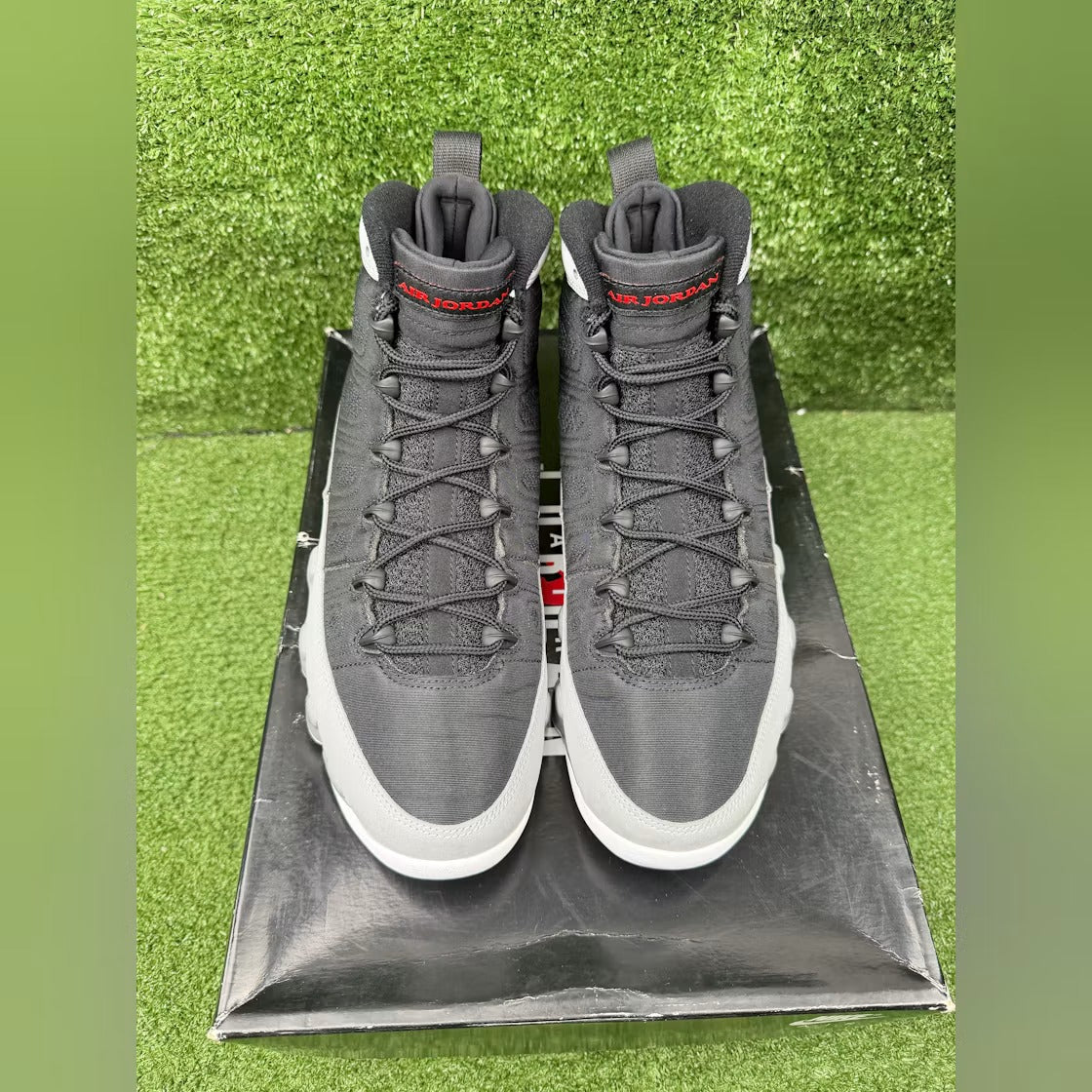 Used - Air Jordan 9 Retro Particle Grey - US M 10 - detail 2