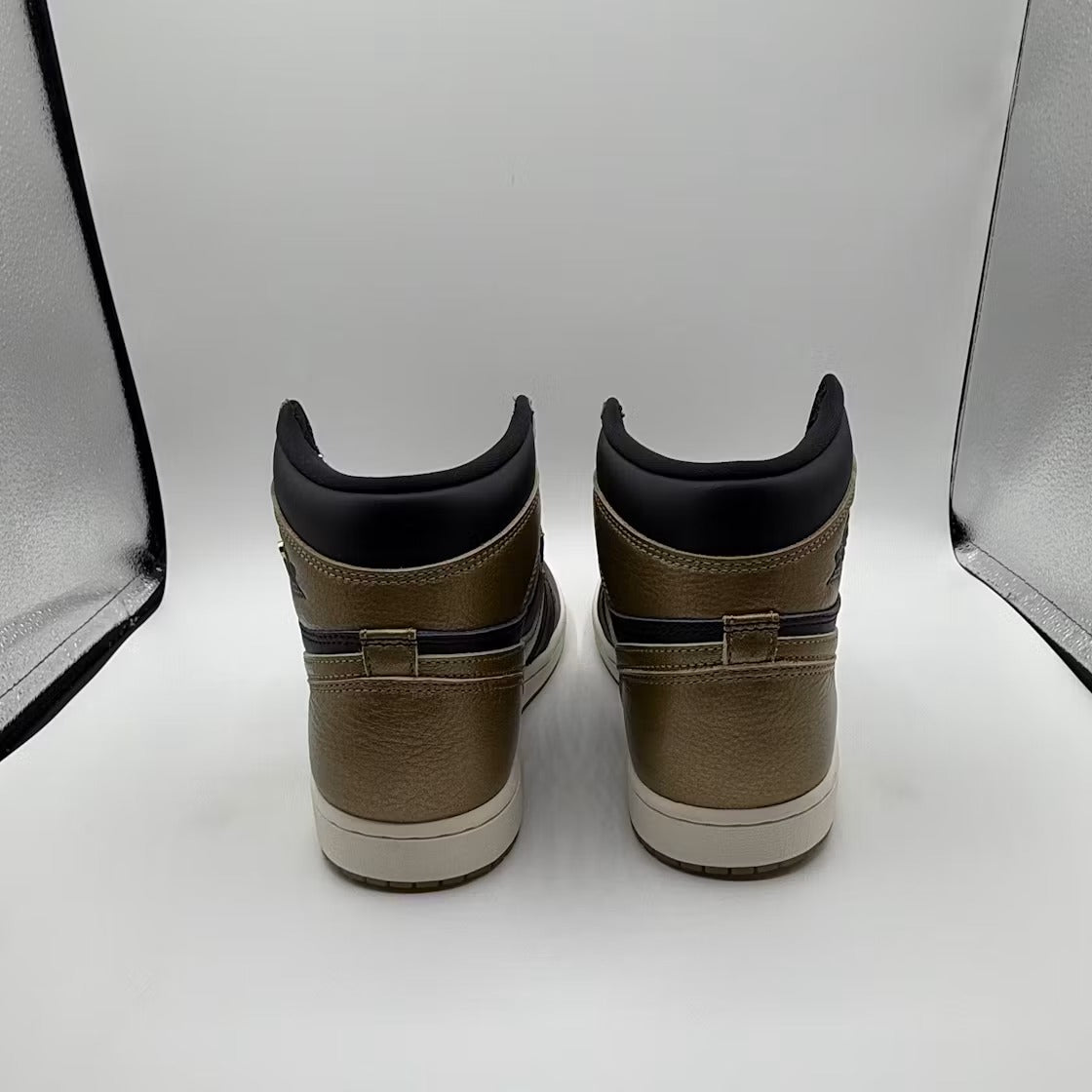 Air Jordan 1 Retro High OG Black Metallic Gold - US M 9.5 - New - Other - detail 3