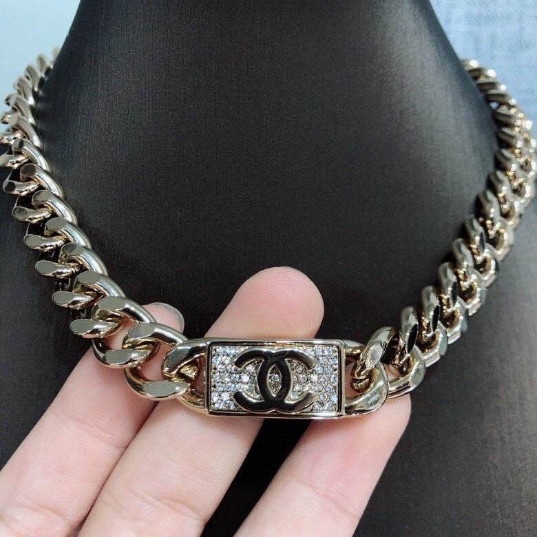 18K  Chanel Diamonds Chain Necklace